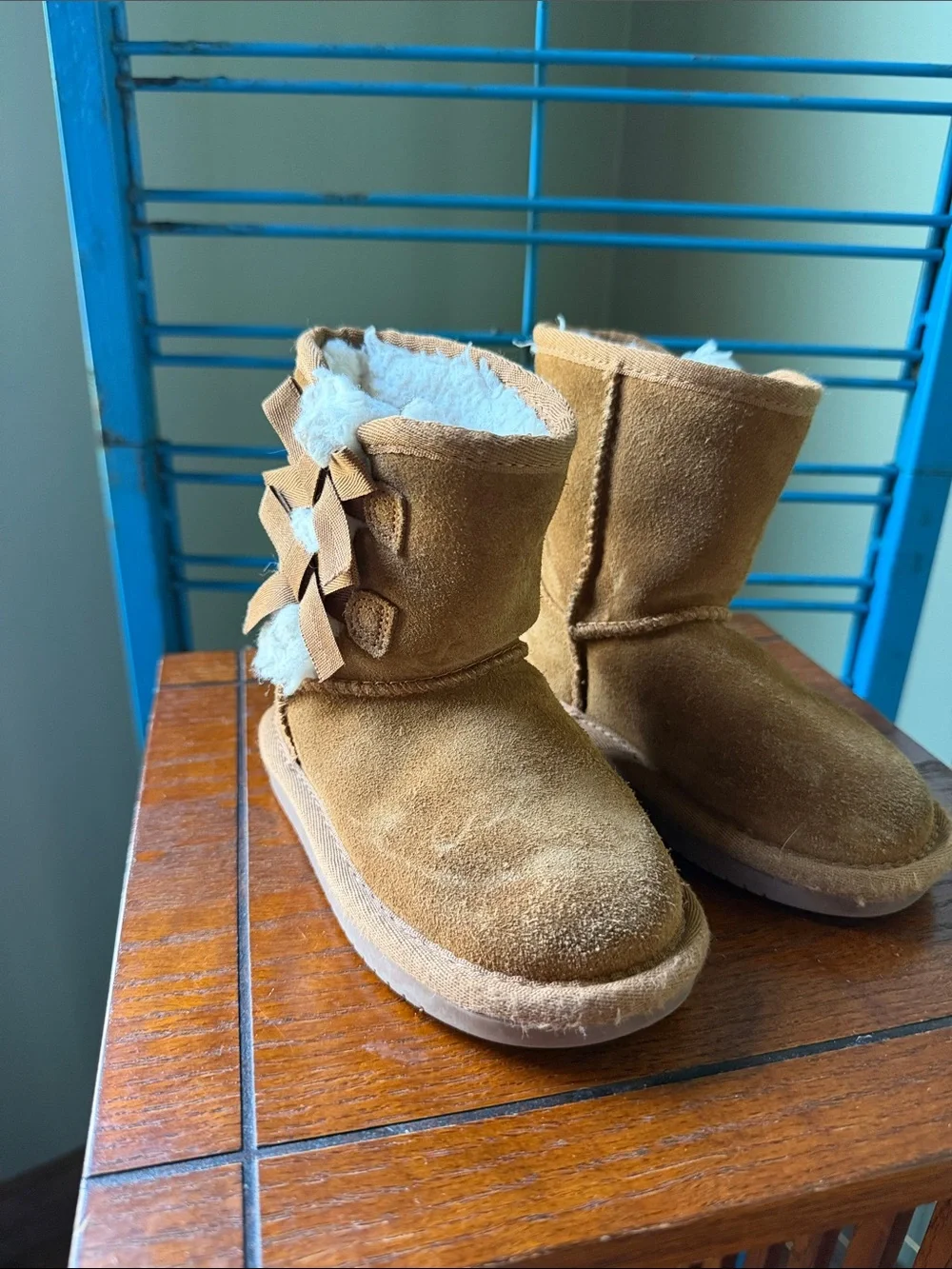 Koolaburra Tan Suede Faux-Fur Lined Kids Boots with Side Bows